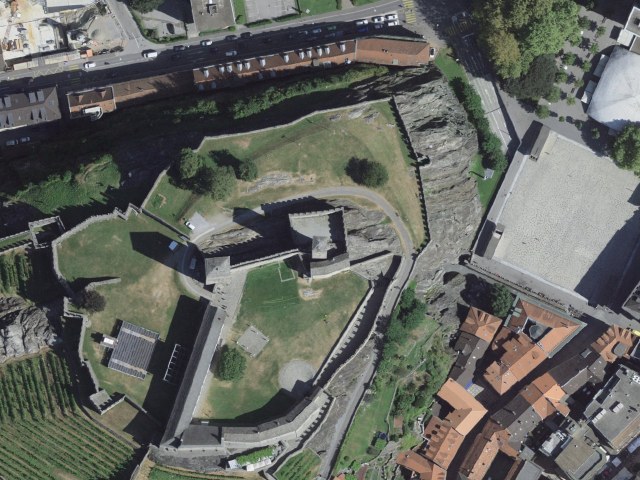 Project Castel Grande – Sculptures and paintings by Ivo Soldini
