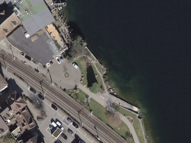 Lakeside path to the ferry, Horgen