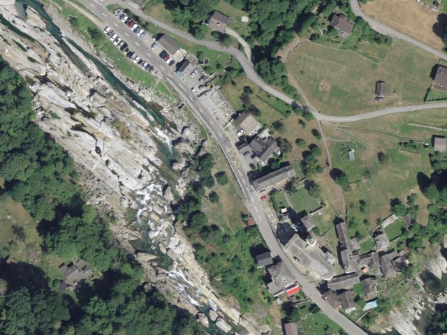 Hike from Lavertezzo via Rancone