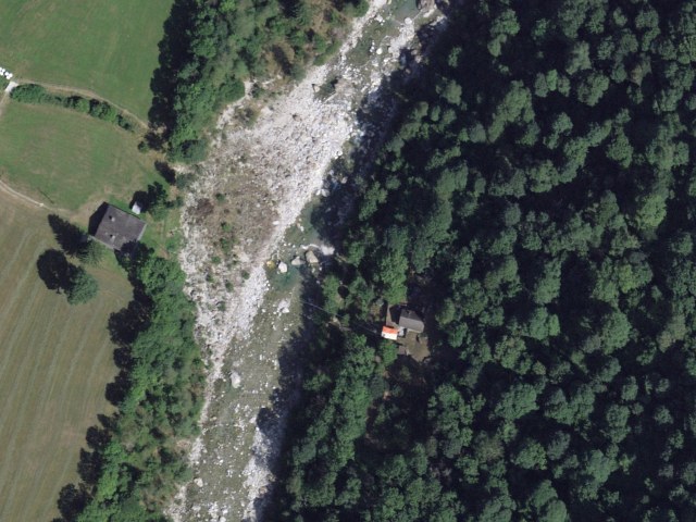 Easy hike from Brione via Tòrbola