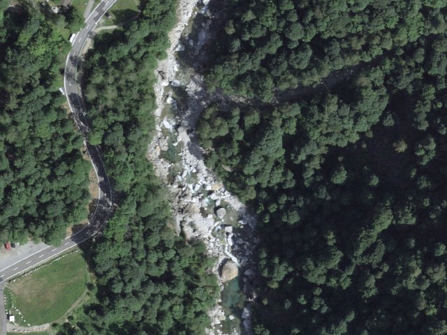 Easy hike from Frasco to Brione via Brione