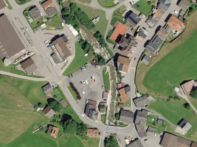 Wymagająca wędrówka od Les Moulins do La Montagnette przez Château-d'Oex