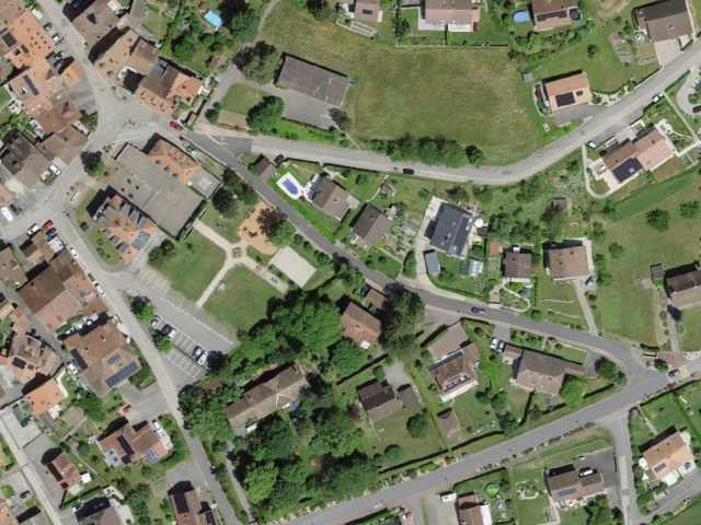Caminhada fácil a partir de Montagny-près-Yverdon passando por Chamblon