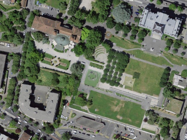 Esplanade de Montbenon