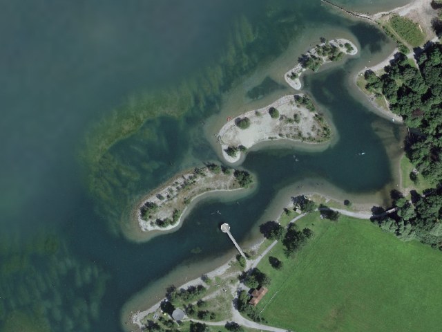 Lorelei bathing islands in the Reuss delta